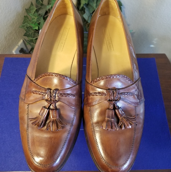 GREAT MEN SHOES GENTLY USED - Picture 3 of 8